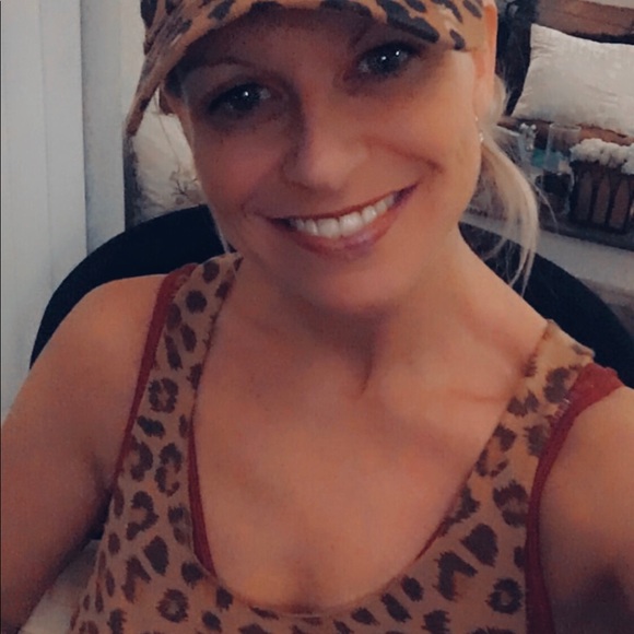 Meet your Posher, Shelley - Picture 4 of 6